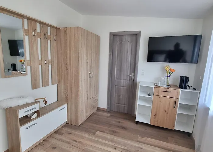 Karlskovhuset Give
